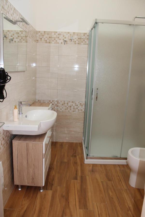 Karrares Bed & Breakfast *