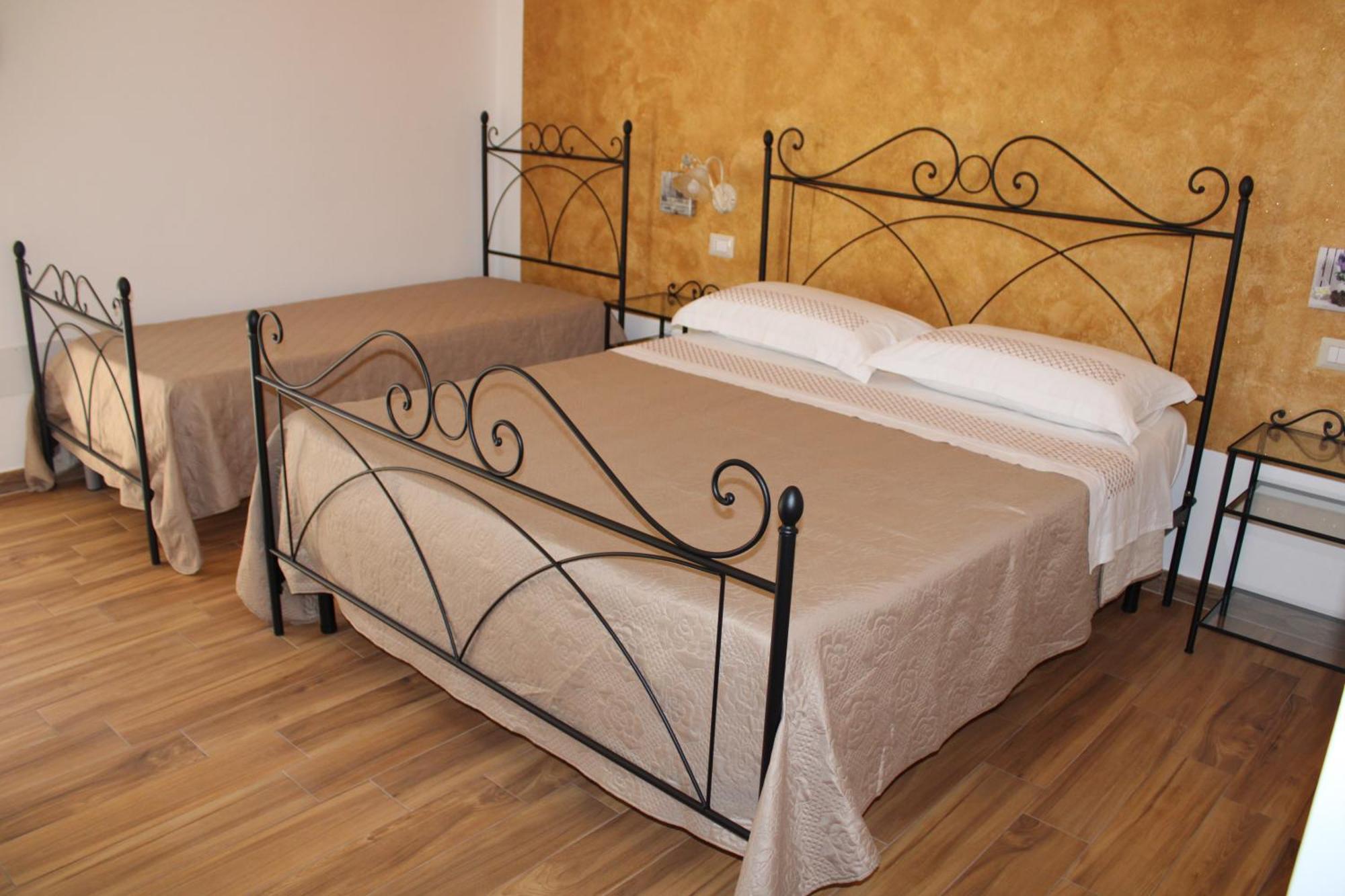 Bed & Breakfast Karrares *
